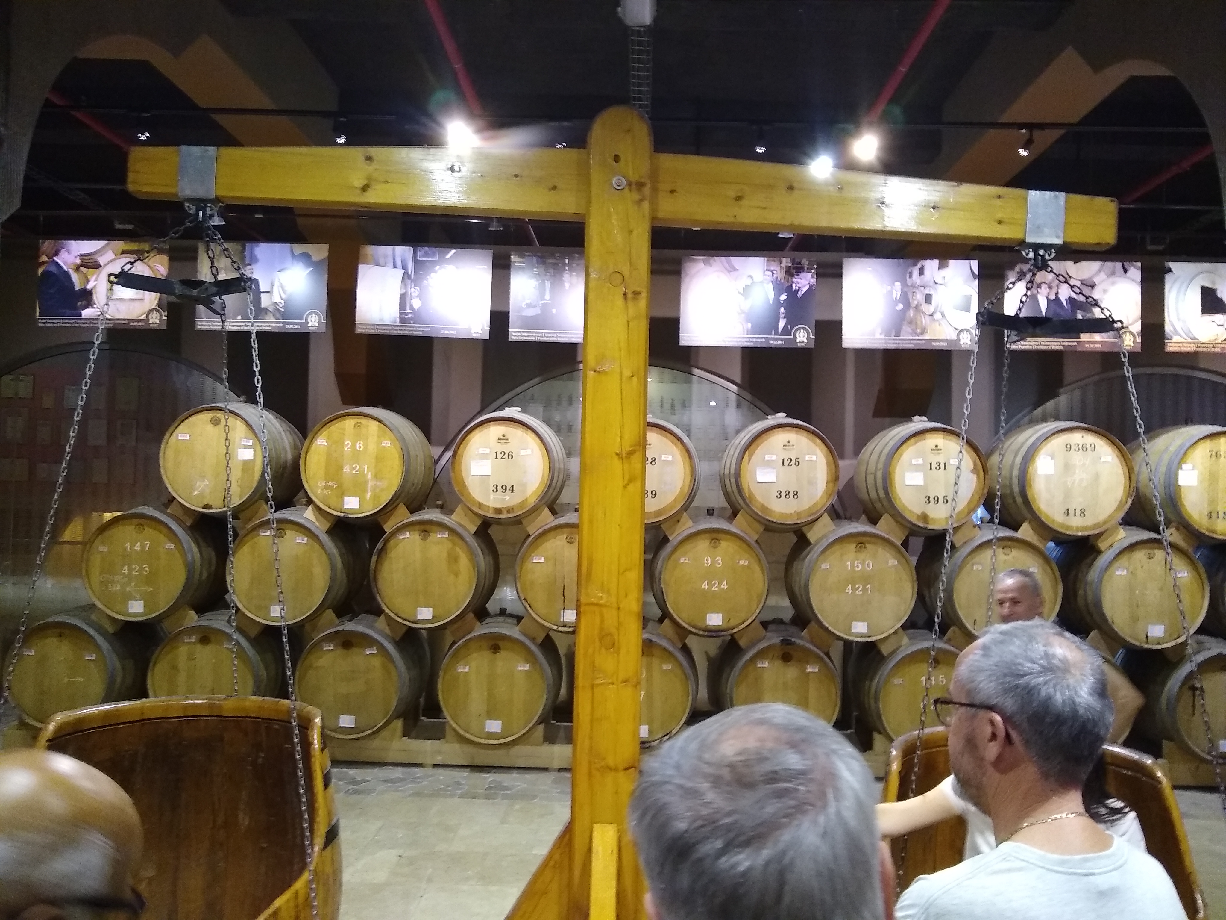 A photo of some weighing scales